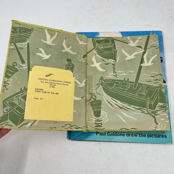 Three Vintage Hardcover Ocean Books Childrens Ex Library Whales Walrus Sea - Picture 4 of 8